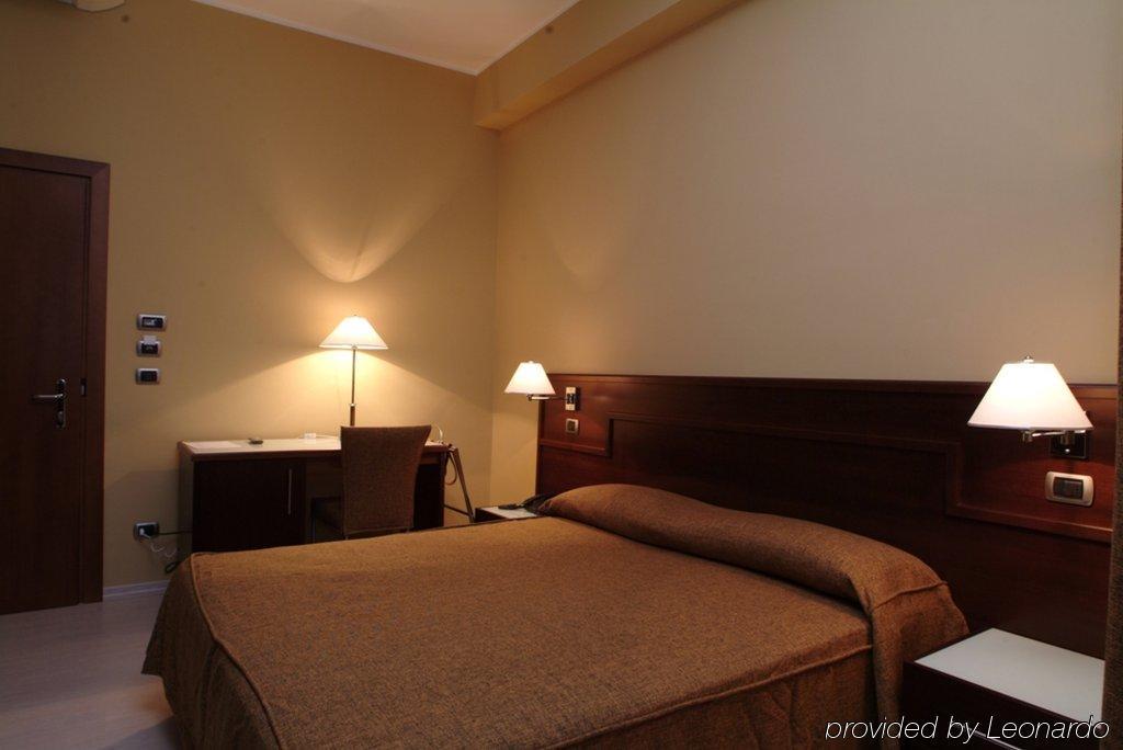 Panorama Hotel Syracuse Room photo